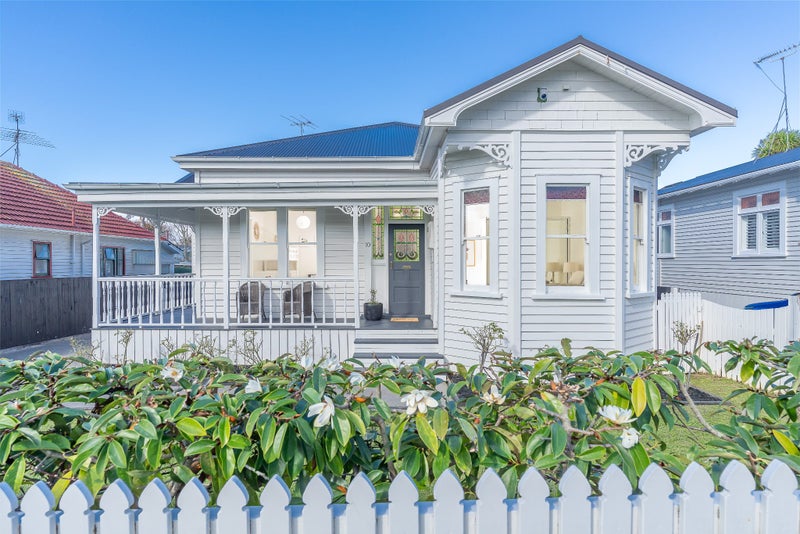 10 Columbia Road, Sandringham, Auckland - Carousel 1