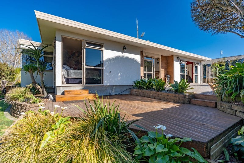 28 Ranui Street, Dinsdale, Hamilton - Carousel 1