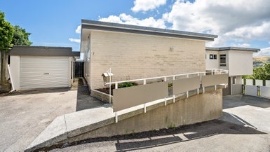 7 Tree Top Lane, Paparangi, Wellington - Carousel 1