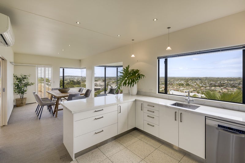 32 Cumberland Rise, Taradale, Napier - Carousel 2