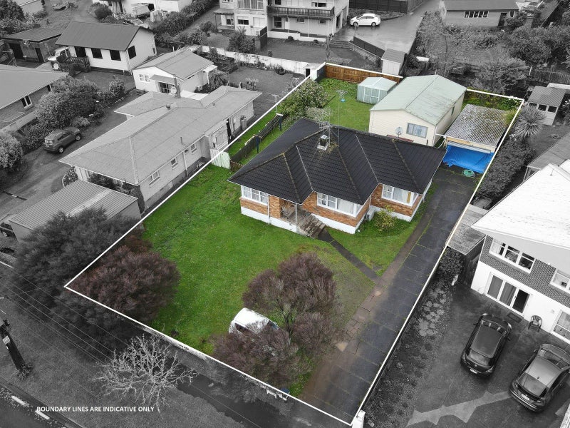 72 Mansel Avenue, Hillcrest, Hamilton - Carousel 1