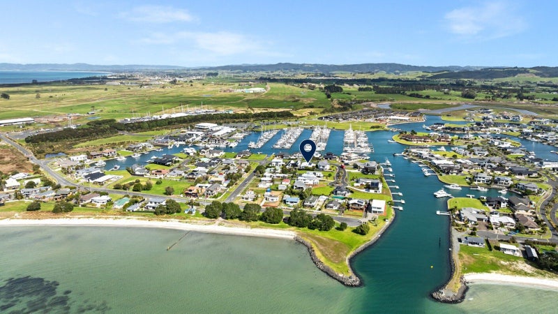 6 Fred Carr Place, One Tree Point - Carousel 26