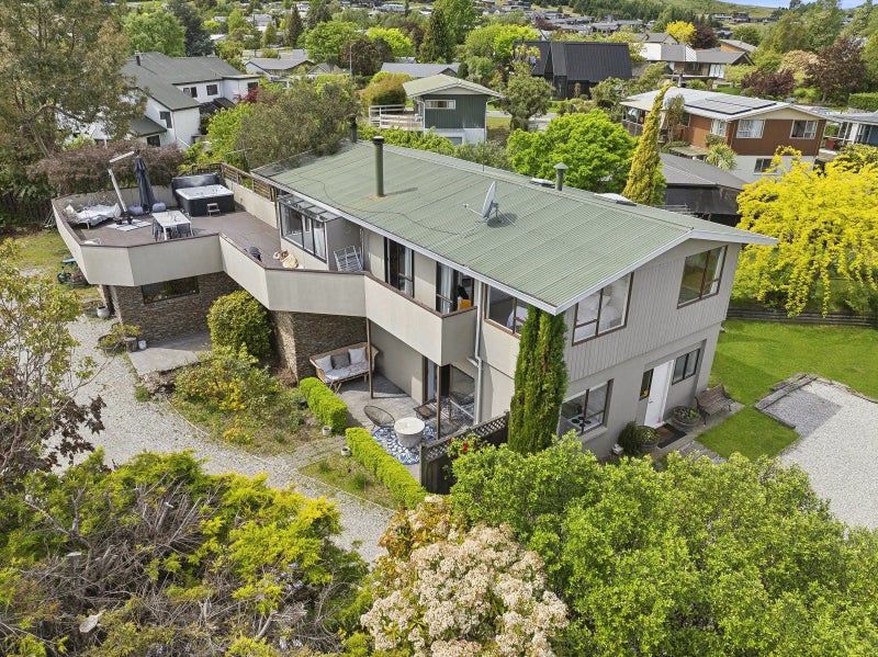 40 Hunter Crescent, Wanaka - Carousel 1