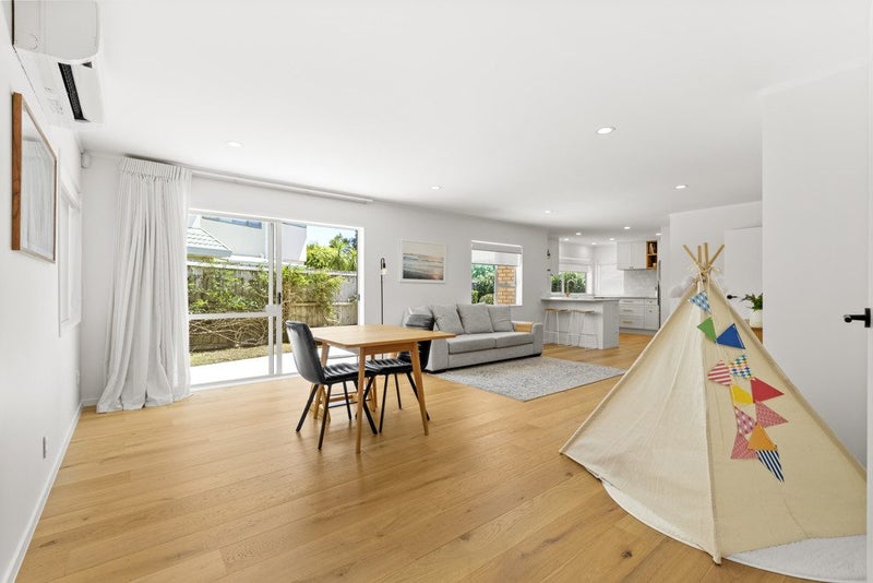 12 Judd Place, Orewa, Orewa - Carousel 2