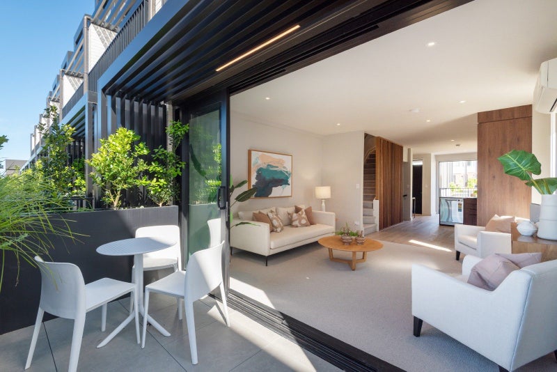 7C Windlass Street, Long Bay, Auckland - Carousel 1