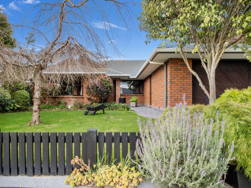 27A Collingwood Street, Hokowhitu, Palmerston North - Carousel 1