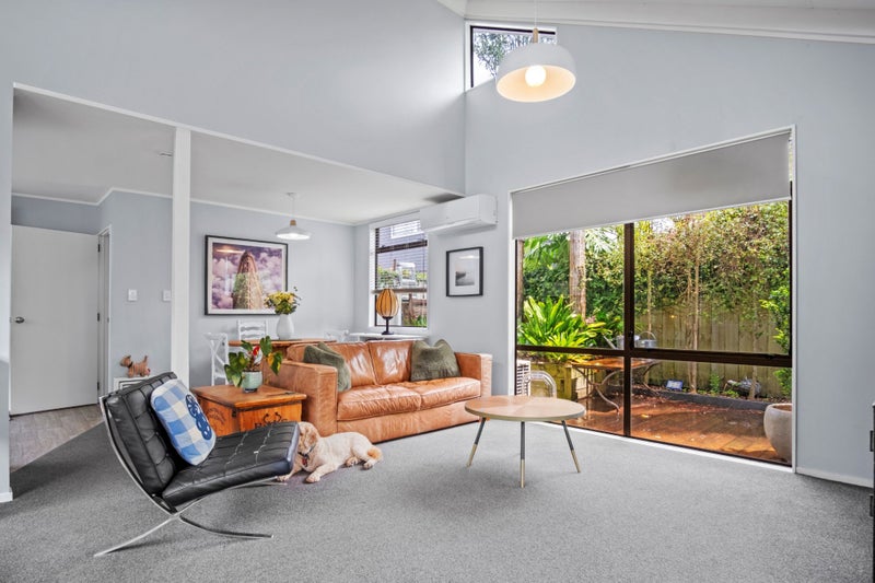 1/25A BEACH RD, Te Atatu Peninsula, Waitakere - Carousel 2