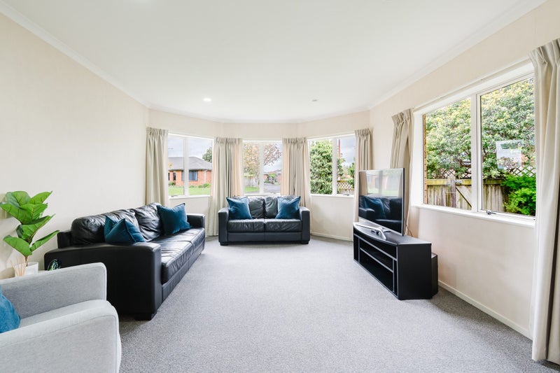 4 McKenzie Place, Rototuna North, Hamilton - Carousel 2