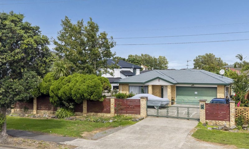 548 Massey Road, Mangere, Auckland - Carousel 1