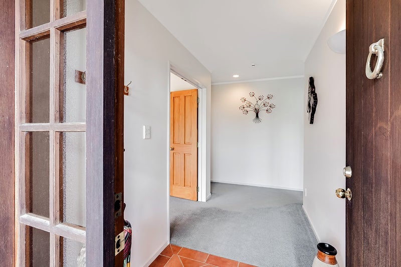37 Greenfield Drive, Western Heights, Hamilton - Carousel 2
