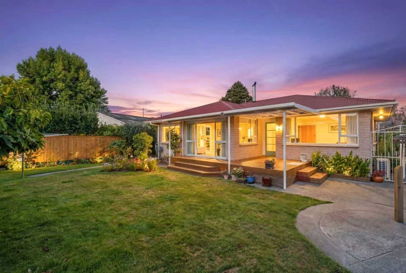 10 Ron Place, Bishopdale, Christchurch - Carousel 1