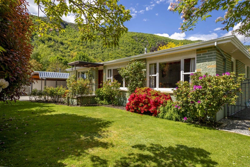 3 Merioneth Street, Arrowtown, Arrowtown - Carousel 1