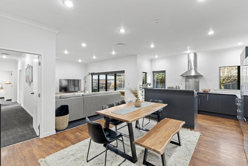 2 Pharazyn Street, Feilding, Feilding - Carousel 2