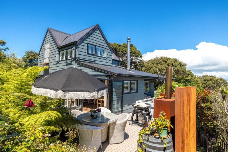 23 Giles Road, Ostend, Waiheke Island - Carousel 1