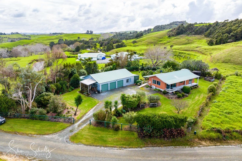 7 Te Opi Road, WHAKAPIRAU, MAUNGATUROTO - Carousel 1