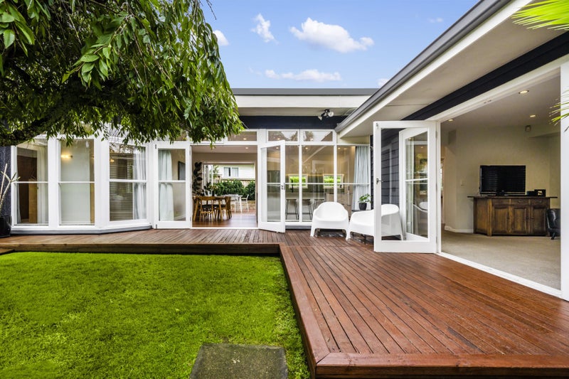 9A Kinder Place, Meadowbank, Auckland - Carousel 1