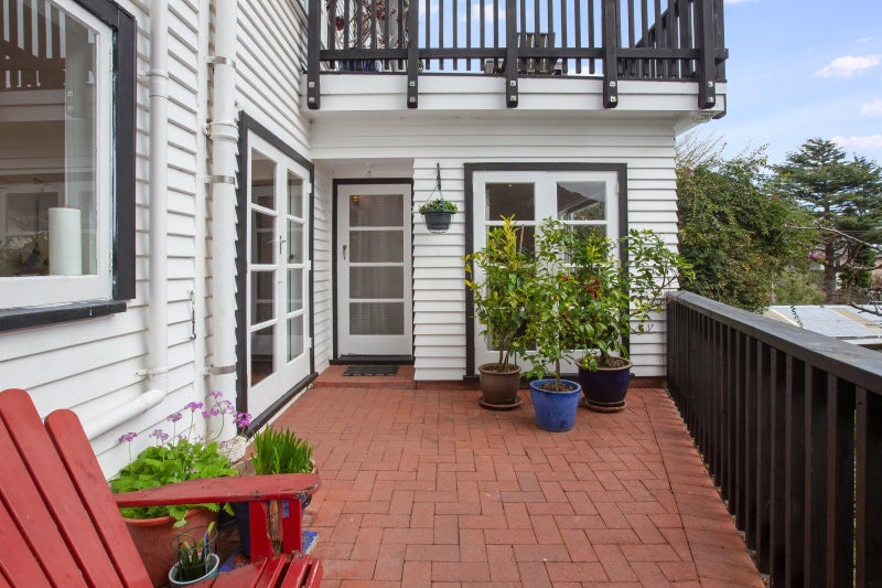 22 Tawa Street, Eastbourne, Lower Hutt - Carousel 2