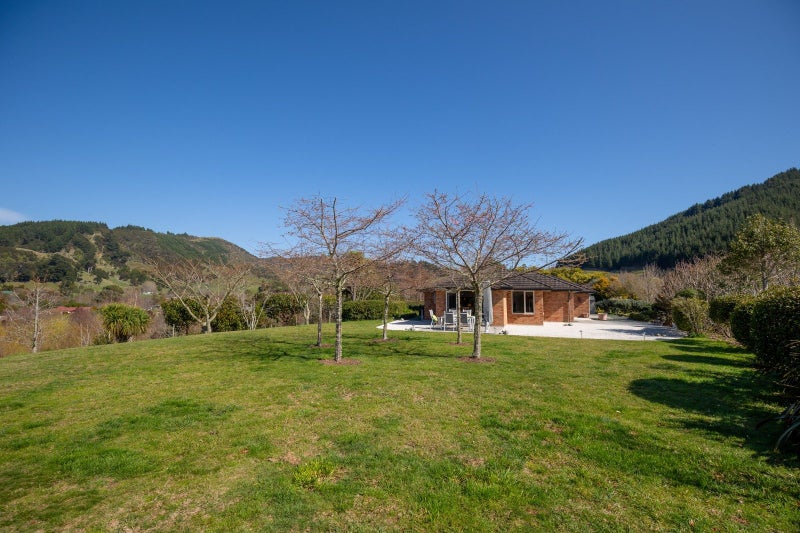 35 Hollyman Road, Hira - Carousel 2