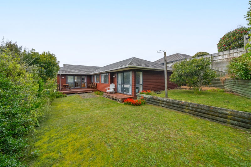 5 Longmont Terrace, Churton Park, Wellington - Carousel 2