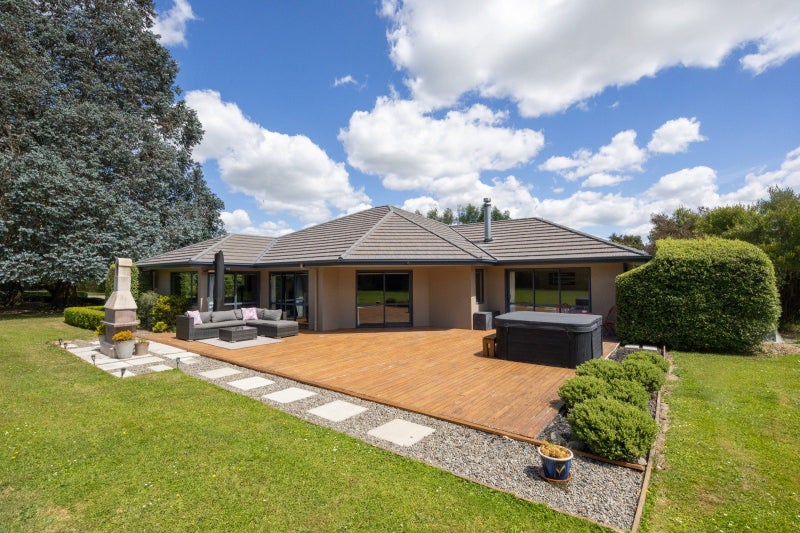 179 Watershed Road, Bunnythorpe, Palmerston North - Carousel 1