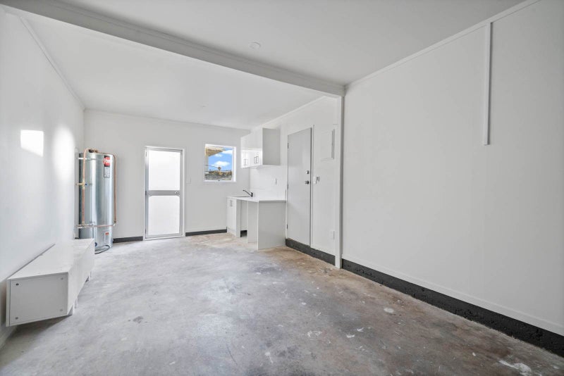 2/24 Waimana Road, Conifer Grove, Takanini - Carousel 16