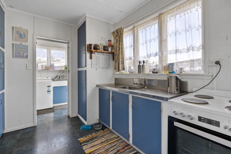 27 Bullians Avenue, Taumarunui - Carousel 2