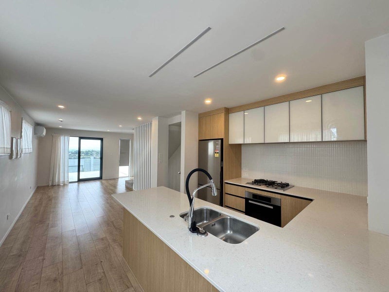 6/735 East Coast Road, Browns Bay, Auckland - Carousel 2