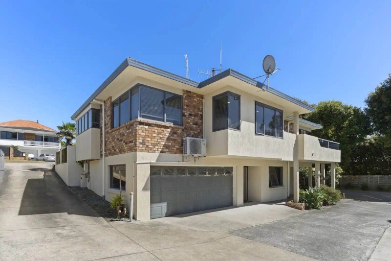 71A Oceanview Road, Mount Maunganui, Tauranga, Bay Of Plenty - Carousel 1