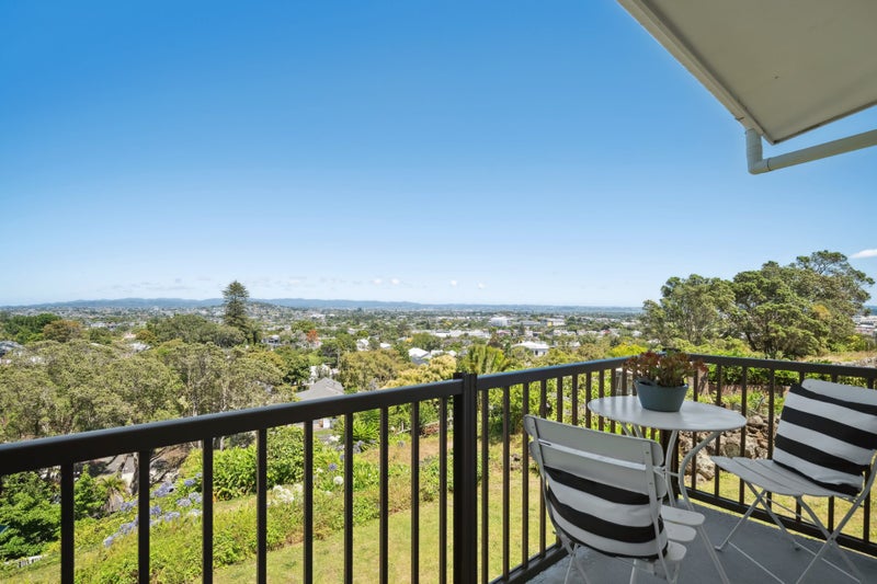 10/5 Bourne Street, Mount Eden, Auckland - Carousel 2