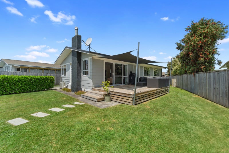 21 Rosalind Street, Deanwell, Hamilton - Carousel 1