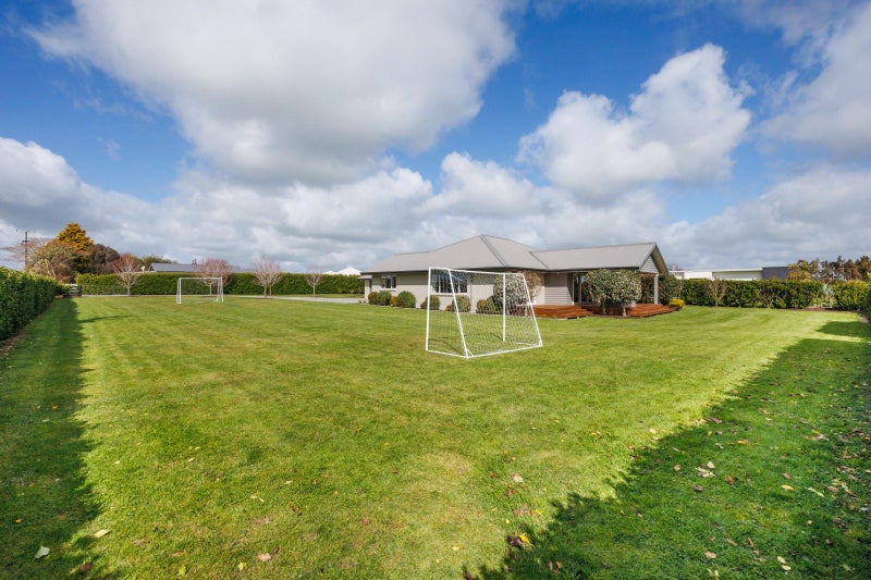 25 Roots Street East, Feilding, Feilding - Carousel 36