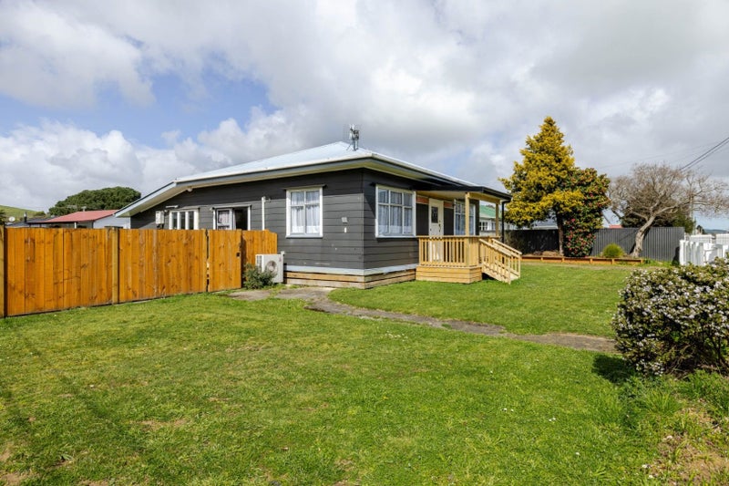 1 Sedcole Street, Pahiatua, Tararua, Manawatu / Whanganui - Carousel 1