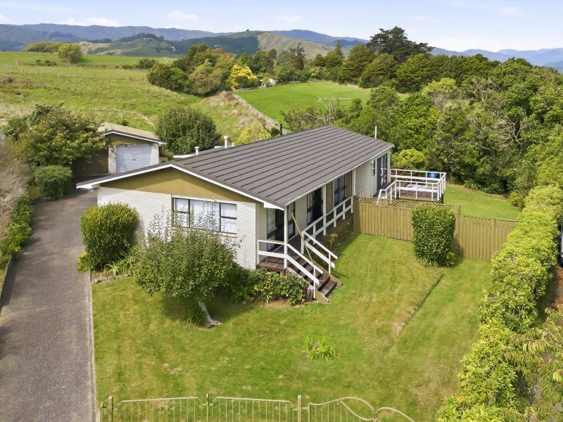 27 Brandon Street, Otaki - Carousel 1