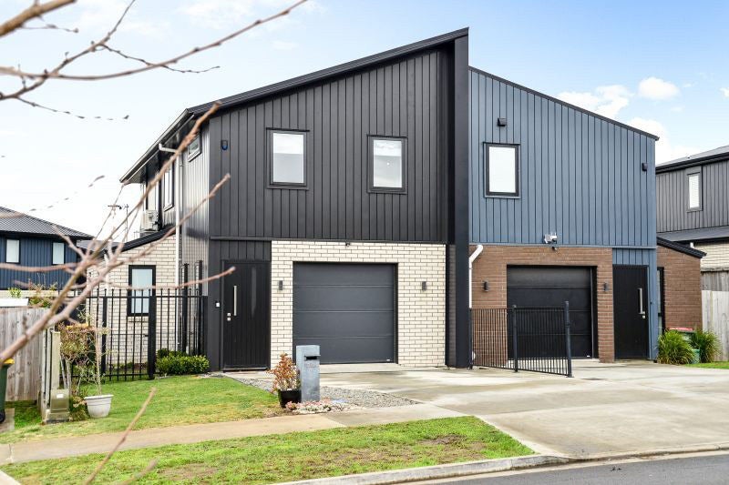 2/64 Cabourne Drive, Glenview, Hamilton - Carousel 1