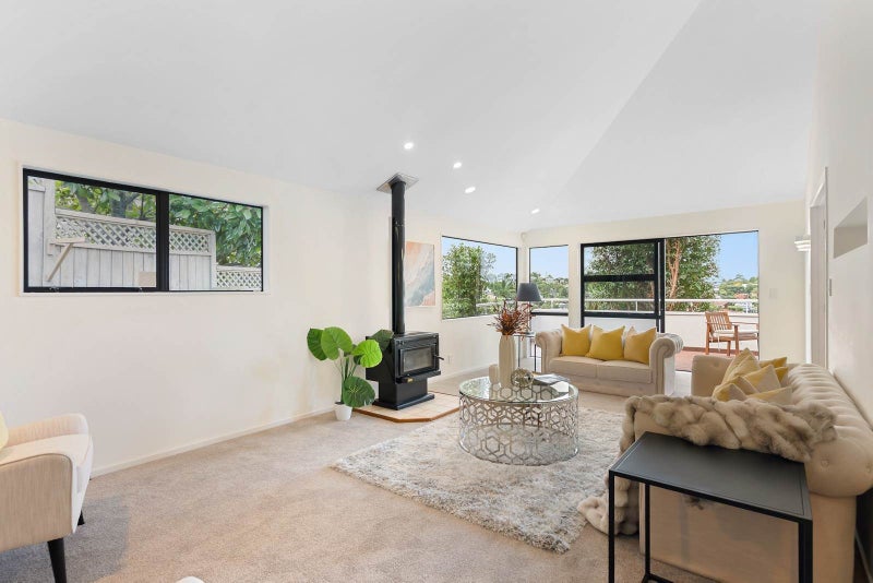 60 Bayside Drive, Browns Bay, Auckland - Carousel 2