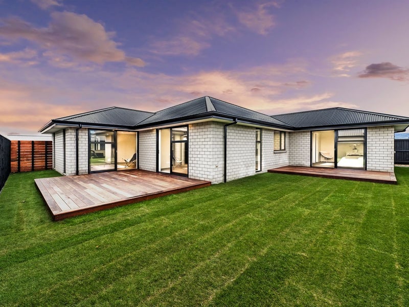 32 Florence Drive, Lincoln, Lincoln - Carousel 2