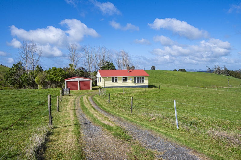 12 Pigs Head Road, HIKURANGI, Hikurangi - Carousel 1