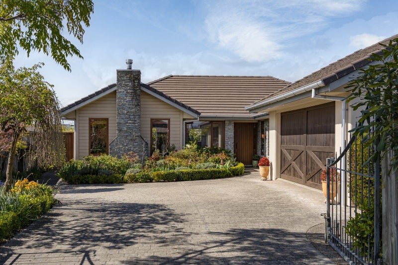 47 Champion Road, Richmond, Richmond - Carousel 2