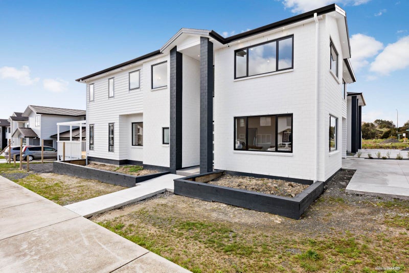 14 Horsefields Drive, Flat Bush, Auckland - Carousel 2