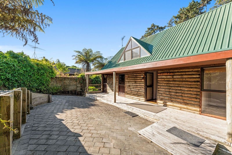 20 Montressor Place, Howick, Manukau City, Auckland - Carousel 2