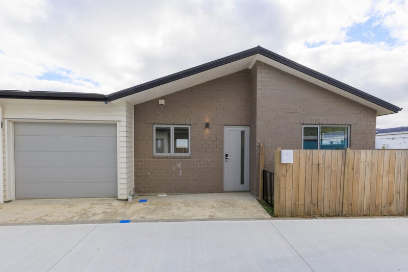 12 The Strand, Wainuiomata, Lower Hutt - Carousel 2