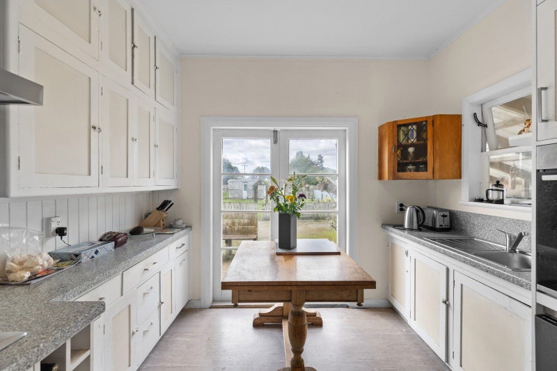 17 Robert Street, Marton - Carousel 2