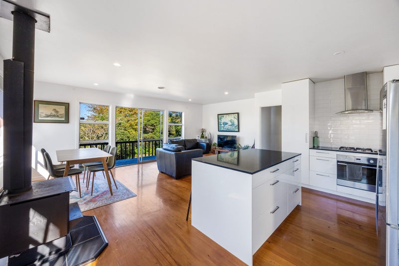 34 Rauhuia Crescent, Parau, Auckland - Carousel 2