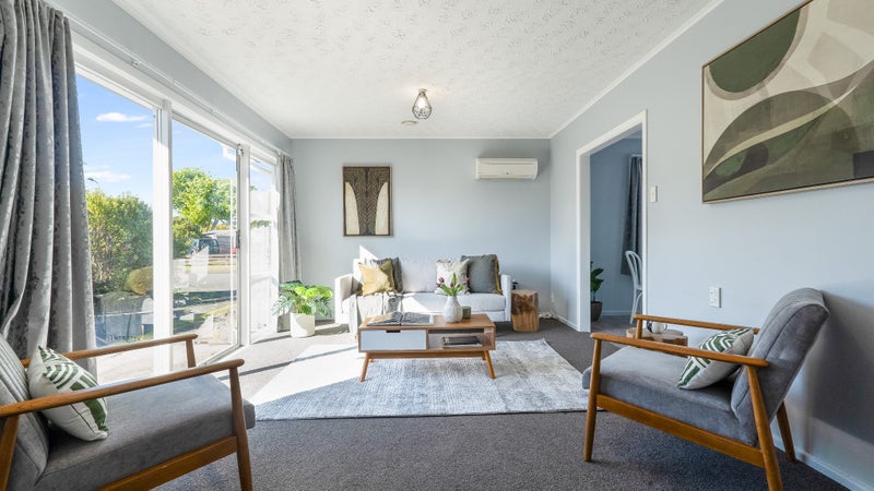 17 Mountbatten Grove, Clouston Park, Upper Hutt - Carousel 1