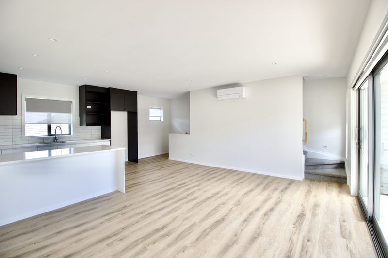 3/94 Target Road, Totara Vale, Auckland - Carousel 2
