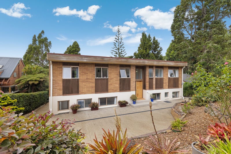 67 Daffodil Street, Titirangi, Auckland - Carousel 1