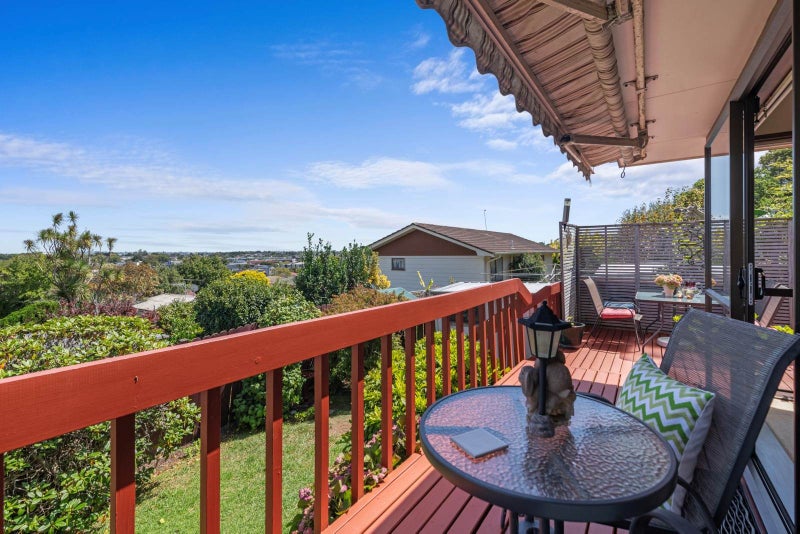 2/71 Dalwhinnie Parade, Highland Park, Auckland - Carousel 2