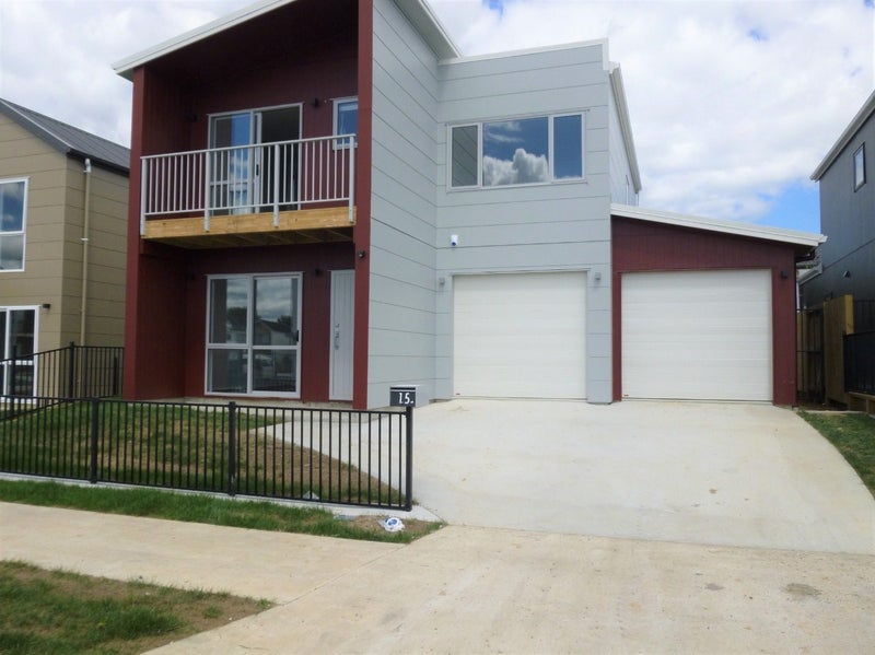 15 Ridgedale Crescent, Flagstaff, Hamilton - Carousel 2