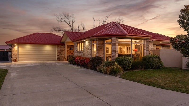 42 Aylsham Lane, Casebrook, Christchurch - Carousel 1