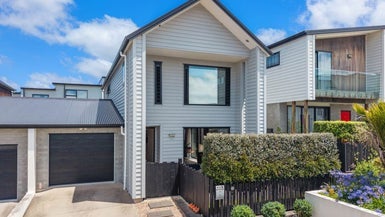 33A Westgate Drive, Westgate, Auckland - Carousel 1